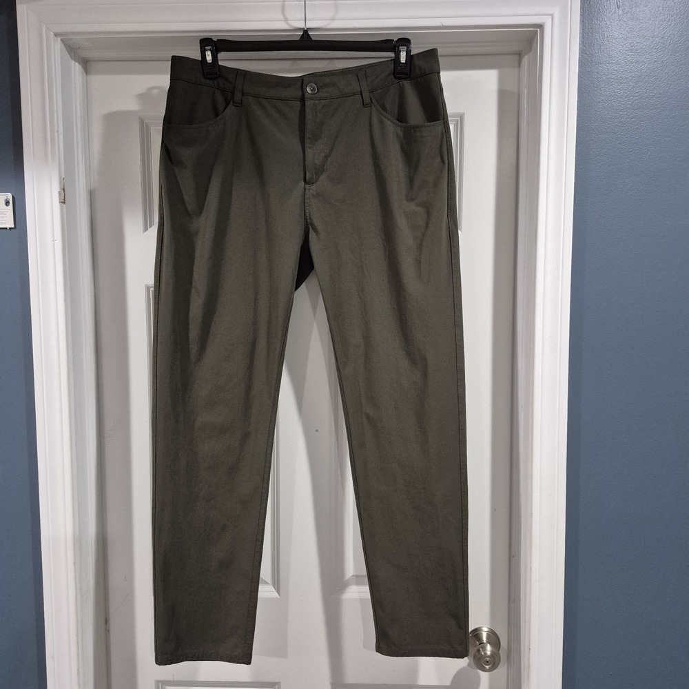 Vuori Meta Pants Mens 36x30 Olive Green Performance Stretch Chino Smart Casual
